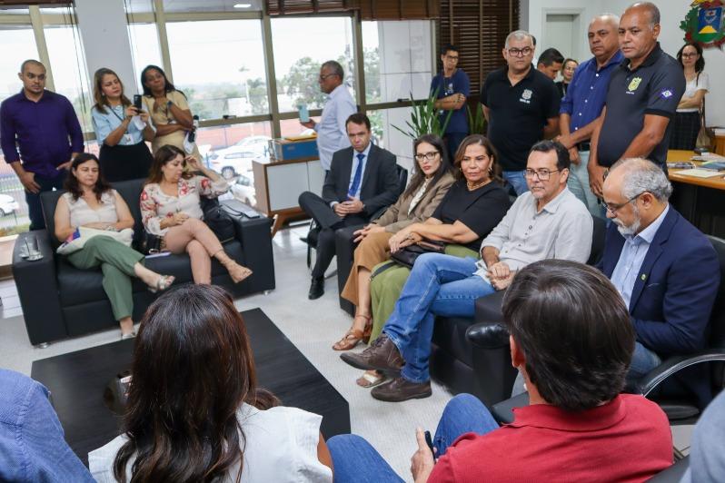 VISITA AO MP. Servidores e deputados discutem alternativas para assegurar RGA acumulado