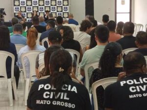 CRISE NA SEGURANÇA.        Investigadores exigem que a lei seja cumprida e juiz ameaça prisão