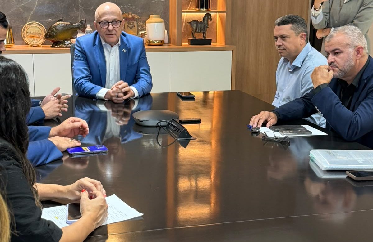 SINPOL-MT participa de reunião com governador Otaviano Pivetta para tratar da reestruturação dos cargos de base da PJC